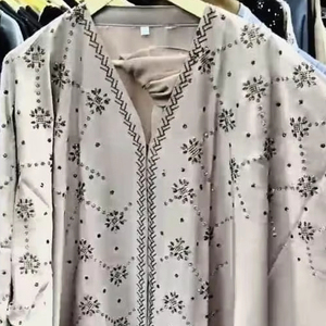 Elegante y Modesto Vestido Tradicional Musulmán para Mujer, Kaftán Nupcial Premium, Estilo Abaya para Fiesta, Estilo Dubái - Incluye Accesorios - Product Image 1