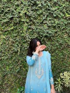 Heavy Designer Chinon Silk Digital Print & Sequence & Zari Bordado Work Top y Lace Work Palazzo con Georgette Dupatta - Product Image 3