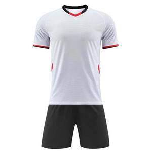 Uniforme de Fútbol de Poliéster de Alta Calidad con Diseño Personalizado OEM ODM, Incluye Camiseta y Pantalones Cortos, Tela Personalizada - Product Image 4
