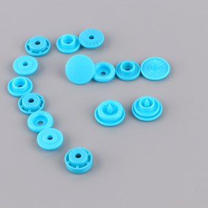 Usine Source Grande Marque Couleur Personnalisée Bleu T5 Boutons en <span class=keywords><strong>Plastique</strong></span> pour Vêtements - Product Image 5