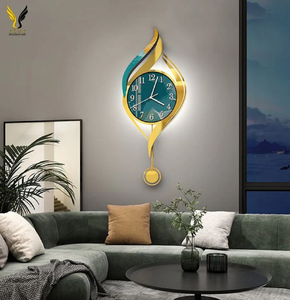 <span class=keywords><strong>Orologio</strong></span> <span class=keywords><strong>da</strong></span> <span class=keywords><strong>parete</strong></span> in metallo nero caratterizzato <span class=keywords><strong>da</strong></span> una Silhouette ad <span class=keywords><strong>albero</strong></span> <span class=keywords><strong>della</strong></span> <span class=keywords><strong>vita</strong></span> e numeri romani per un Look ispirato alla natura. - Product Image 6