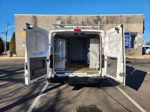 Nissan NV Cargo HD SV RWD VAN 2019 Usada en Excelentes Condiciones - Product Image 5