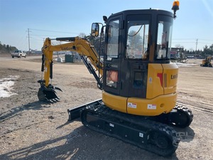Compre una Excavadora de Cadenas de 69.8 Toneladas con Motor Weichai y Bomba Hidráulica - 1 Año de Garantía - Máquina para Movimiento de Tierras - Product Image 4