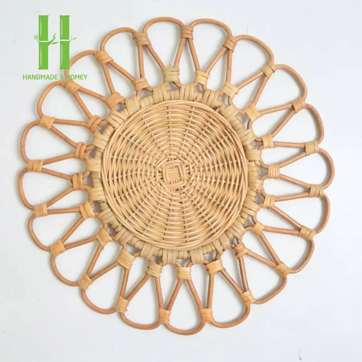 Hot Sell Natural Rattan Tischs ets Dekor Geschirr Vielzahl von Größen Benutzer definierte Dekorationen für Weihnachten Hand gefertigt aus Vietnam