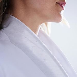 Bata de laboratorio médica de diseño moderno, última venta al por mayor, ropa profesional duradera de alta calidad hecha a medida - Product Image 3