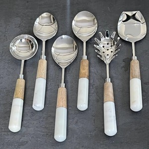 Nouvel Arrivage Ensemble de 6 couverts à salade de haute qualité en acier inoxydable avec poignées élégantes en résine fabriquées à la main - Product Image 4