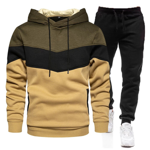 Người đàn ông phong cách Tracksuit với thoải mái phù hợp cho thể thao và mặc giản dị có sẵn trong thiết kế mới nhất và nhiều màu sắc - Product Image 5