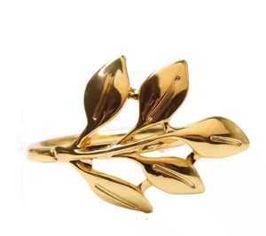 Latest New Leaf Shaped Metal Napkin Holder Round Napkin Ring for Event Table Decoration Wholesale Price - Product Image 4