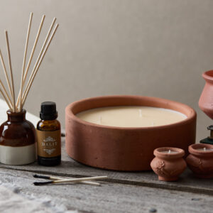 Pot à bougie rond en terre cuite gaufrée, fait main, de luxe, pour mariage et Noël, par Tribal Culture - Product Image 4