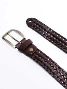Ceinture tressée pour hommes en cuir véritable de haute qualité 2025 Ceinture décontractée avec logo personnalisé pour hommes Motif de tissage Vente en gros OEM - Product Image 2