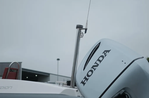 Bateau de travail professionnel de pêche à moteur hors-bord Scorpionn 8.1 2m 250CV V6 en acier inoxydable à 3 pales, d'occasion 2012, avec remorque - Product Image 4