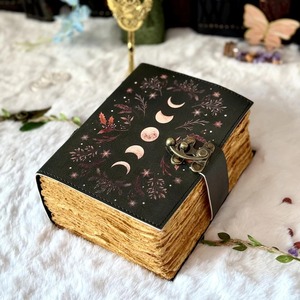 <span class=keywords><strong>400</strong></span> Trang Mặt Trăng Giai Đoạn Grimoire Da Tạp Chí Máy Tính Xách Tay Cuốn Sách của Bóng Tối Trống Spell Cuốn Sách Quà Tặng Da Cho Anh Và Cô Dnd - Product Image 2