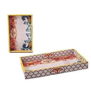 Bandeja de madera natural moderna de lujo hecha a mano con plato de servicio elegante estampado Meena para uso doméstico y hotelero - Product Image 1