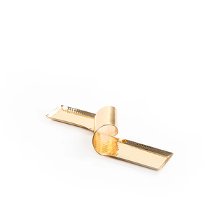 ถาดเสิร์ฟอาหารและขนมทรงกลมดีไซน์แบบบิดทำจากโลหะอลูมิเนียมถูกทุบด้วยทองคำอุปกรณ์ตกแต่งงานแต่งงานและโรงแรม - Product Image 6