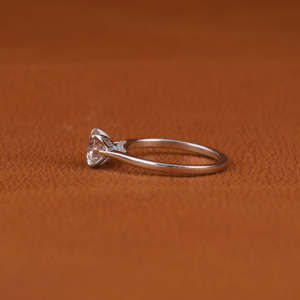 Anillo de Compromiso Clásico de Lujo con Diamante Solitario Cultivado en Laboratorio, Corte Redondo, Chapado en Oro Sólido de 14 Quilates, Certificado por IGI - Product Image 2
