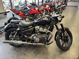 Nouvelles motos Super Meteor 650 2025 toutes disponibles en stock - Product Image 4