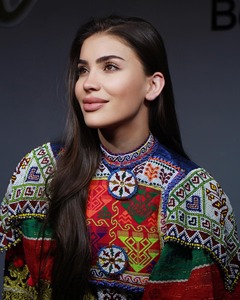 Vestido Largo Ceremonial Étnico Vintage de Chifón Bordado a Mano de Lujo para Niñas Afganas, Arte Delicado, Estética Tradicional - Product Image 4