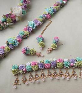 Conjunto de joyería nupcial islámica de flor de Mayo Acentos de concha de cauri para celebraciones de bodas festivas Mehndi Haldi Sangeet - Product Image 1