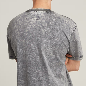 เสื้อยืดผู้ชายแบบย้อมสีเอซิด สีพื้น ผ้าฝ้ายถัก 100% สตรีทแวร์ยอดนิยม พร้อมลายพิมพ์ดิจิทัล แห้งเร็ว ระบายอากาศได้ดี - Product Image 3