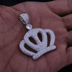 Pendentif Croix Personnalisé en Argent 925 Style Hip Hop, Design Tendance Streetwear Sertie de Diamants Moissanite, Breloques Personnalisées - Product Image 1