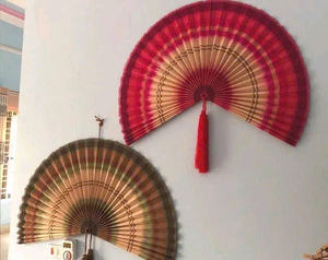 Abanico de Mano de Bambú Bien Acabado con Construcción Resistente Diseñado para Decoración de Eventos Exhibición Minorista y Comercio de Exportación - Product Image 6