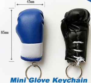 Vente en gros de mini porte-clés gant de boxe miroir de voiture simulation 3D personnalisé Porte-clés promotion en cuir PU en forme de mini gant de boxe - Product Image 5