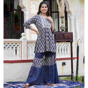 Conjunto de Kurti Corto Bordado con Estampado Ikat de Algodón Azul para Mujer con Sharara y Dupatta, Tallas M a XXL - Product Image 3