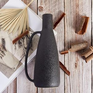 Vase à fleurs vintage en céramique, meilleure vente, nouveau design, finition tendance, vase à fleurs peint à la main de couleur noire mate - Product Image 2