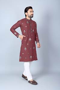 Kurta de créateur Royal Look pour hommes |   Soie Chanderi lourde |   Édition Mariage - Product Image 3