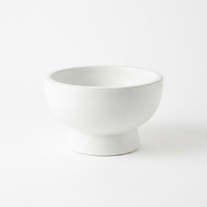 Bol sur piédestal en céramique rustique blanc uni Canasta L, vase de table artisanal 18x35cm, décoration pour la maison et l'hôtel, vente en gros - Product Image 1