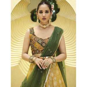 Lehenga Choli en Georgette avec Motif Géométrique, Robe de Mariage Élégante en Tissu Jaune Métallisé - Product Image 3