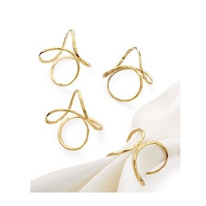 Anillo de servilleta de acero inoxidable de alta calidad, soporte de anillos de tejido de mesa para restaurante occidental, servilleta de hebilla de metal triangular de lujo - Product Image 1