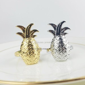 Sous-verres à bords dorés, design magnifique, centre de table décoratif, anneaux de serviette de luxe en provenance d'Inde à un prix impressionnant - Product Image 3