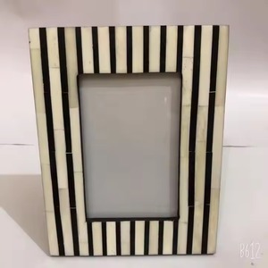 Cadre photo en os et résine avec des motifs complexes faits à la main, décoration élégante pour la maison, pour photos personnelles - Product Image 6