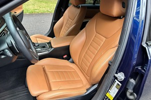 รถยนต์มือสองระดับพรีเมียม ปี 2021 บีเอ็มดับเบิลยู เอ็ม340ไอ เอ็กซ์ไดรฟ์ เครื่องยนต์เทอร์โบ 6 สูบ 382 แรงม้า ระบบขับเคลื่อนสี่ล้อ - Product Image 5