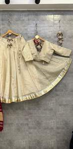 Lehenga Choli Moderno de Diseño en Tela de Seda con Trabajo de Lentejuelas Pesadas y Doble Forro de Secado Rápido para Bodas y Fiestas - Product Image 2