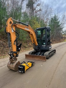 Mini-excavatrice sur chenilles CX37C d'occasion en excellent état, compacte et hydraulique, pour la construction, l'agriculture et l'aménagement paysager - Product Image 2