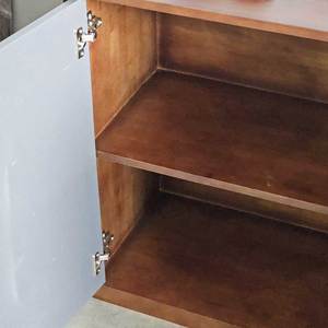 Archivador Moderno de Dos Niveles con Puertas de Vidrio Ajustables, Madera de Caucho THS68056 para Taller, Almacén o Dormitorio - Product Image 5