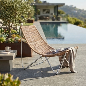 Fauteuil de salon Charlotte Brown en rotin naturel tressé avec structure en métal argenté, chaise inclinable papillon pour patio et jardin - Product Image 4