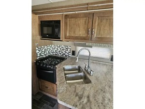 Autocaravana usada WINNEBAGO RV INTENT 31P modelo 2019 lista para la venta. - Product Image 4
