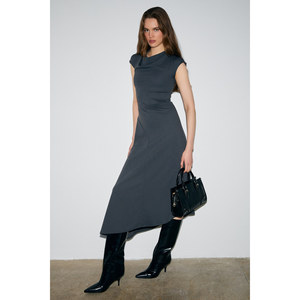 GRIMELANGE SOLIENNE Robe asymétrique à épaules dénudées et manches courtes pour femme, avec détail de jupe cintrée à la taille - Product Image 2