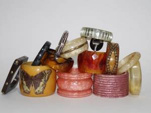 กำไลเรซิ่นกลมสำหรับผู้หญิงมีสีและผิวมันสำหรับวันครบรอบดีไซน์แบบพรีเมี่ยม - Product Image 5