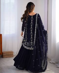 Costume brodé pour femmes, costumes pakistanais élégants pour femmes, collection de haute qualité par Royal export - Product Image 6