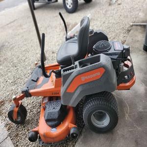 Cortadora de Césped Husqvarna Z254 de Giro Cero, Alta Eficiencia de Corte, Entrega Rápida Disponible, Compre Ahora, Precios al por Mayor - Product Image 4