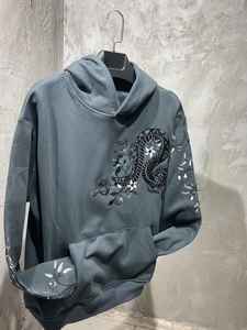 Sudadera con Capucha Gris de Alta Calidad, Diseño Personalizado, Bordado de Serpiente Unisex, Ropa Urbana para Hombre - Product Image 6