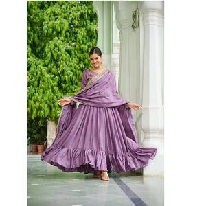 Vestido Anarkali de Seda Vichitra Más Vendido con Bordado Enriquecido con Hilo Zari para Mujer, para Fiestas o Eventos Especiales - Product Image 1