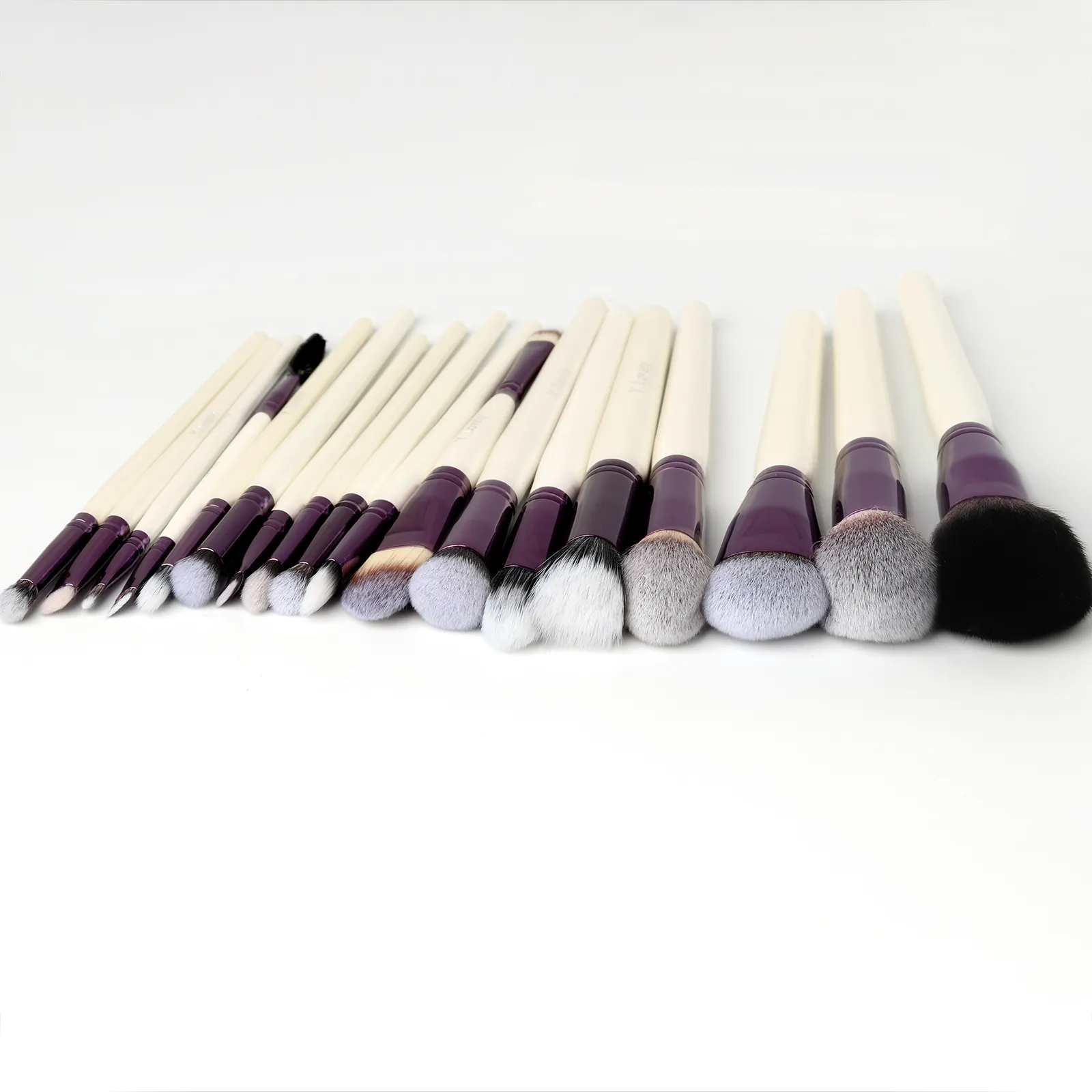 Set di pennelli per trucco con manico in legno viola 18 pz