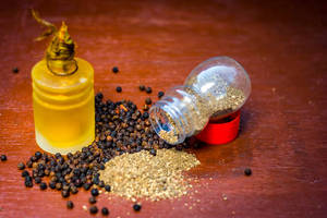 Huile essentielle de poivre noir ayurvédique de haute qualité presse à froid inde soulagement naturel Fatigue Stress Massage Grade 12 mois de conservation - Product Image 2