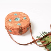 Nouveau 2024 gros naturel osier tissé rotin fourre-tout sacs de mode pour dame bambou paille à la main plage sacs à main produits d'été