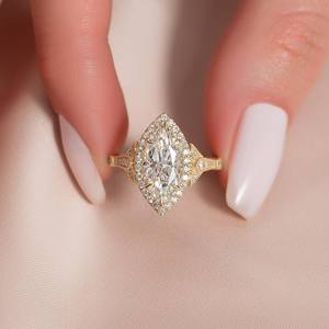 Bague de fiançailles en moissanite taille marquise 10x8mm, halo vintage, argent sterling 925 - Product Image 1